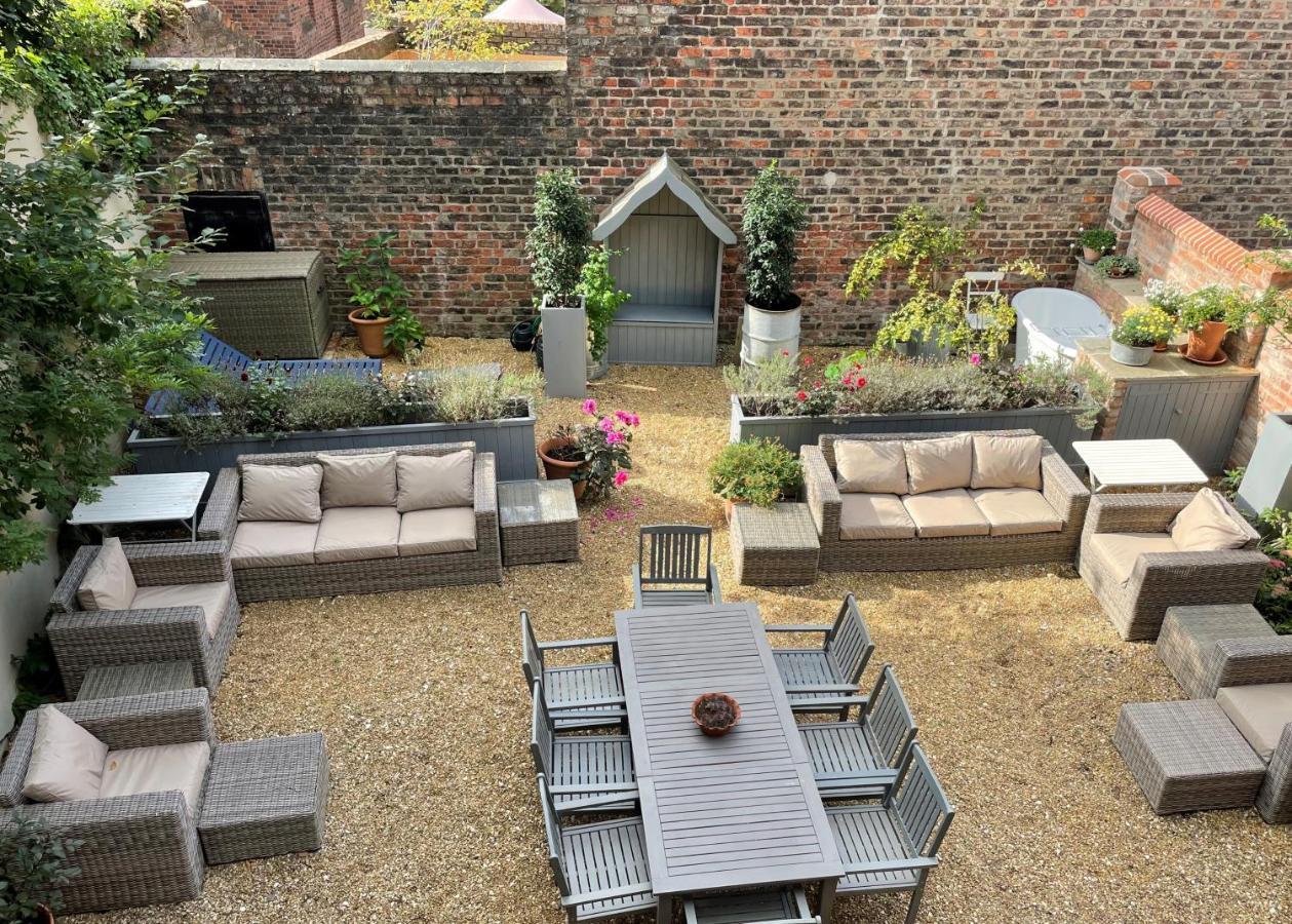 City Centre Luxury Holiday House With Outdoor Bath And Parking 요크 외부 사진