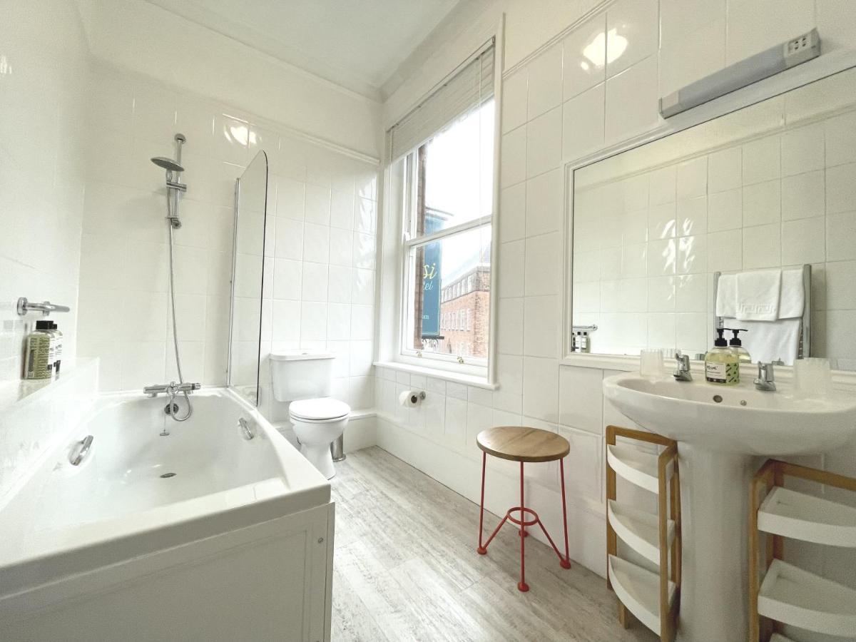 City Centre Luxury Holiday House With Outdoor Bath And Parking 요크 외부 사진